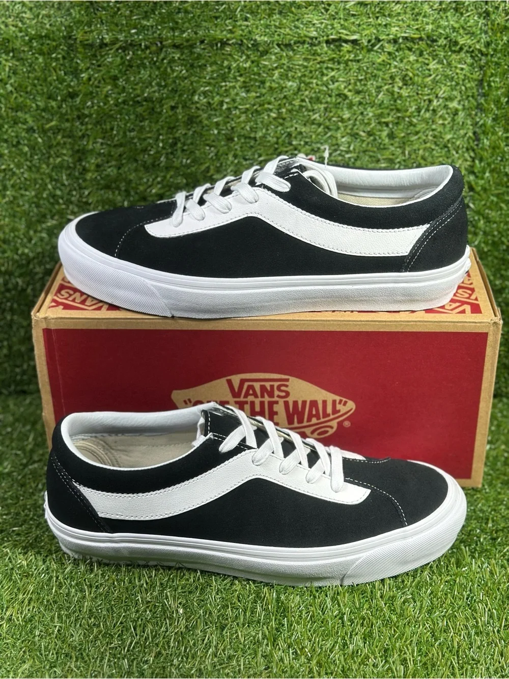 Vans Bold Ni Black and White Low-Top Sneakers, Men’s 10, VN0A3WLPOS7